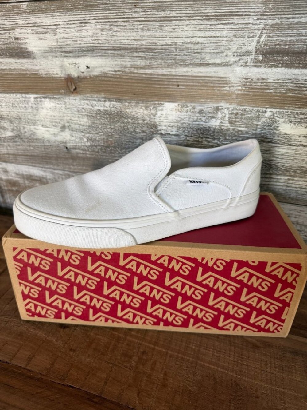 Vans Women’s Asher White Slip On Skateboarding Shoes Size 9.5
